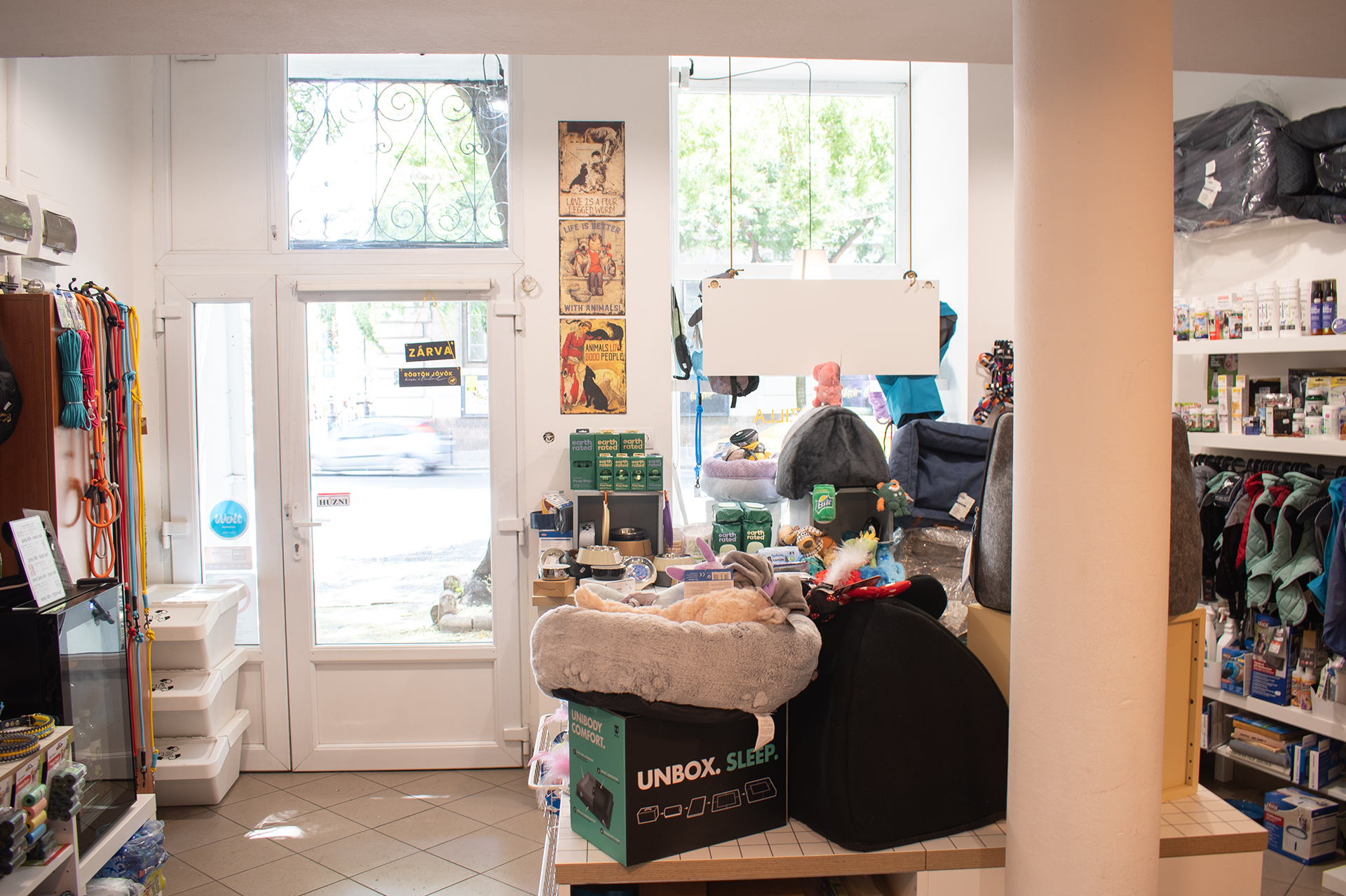 Dogzilla Pestshop belső kép - indoor picture